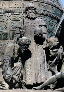 Иван III на памятнике «Тысячелетие России» в Великом Новгороде