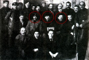 Групповое фото. Сталин, Ленин, Калинин среди делегатов VIII съезда РКП(б). Март 1919 г.