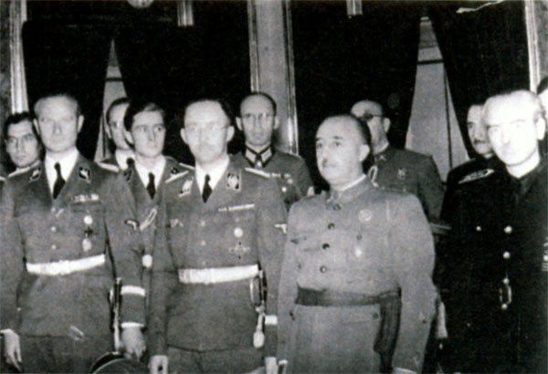Генрих Гиммлер (в центре слева) с Франко (справа) во время своего визита в Испанию. 1940 г.