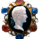 Камея с изображением императора Августа